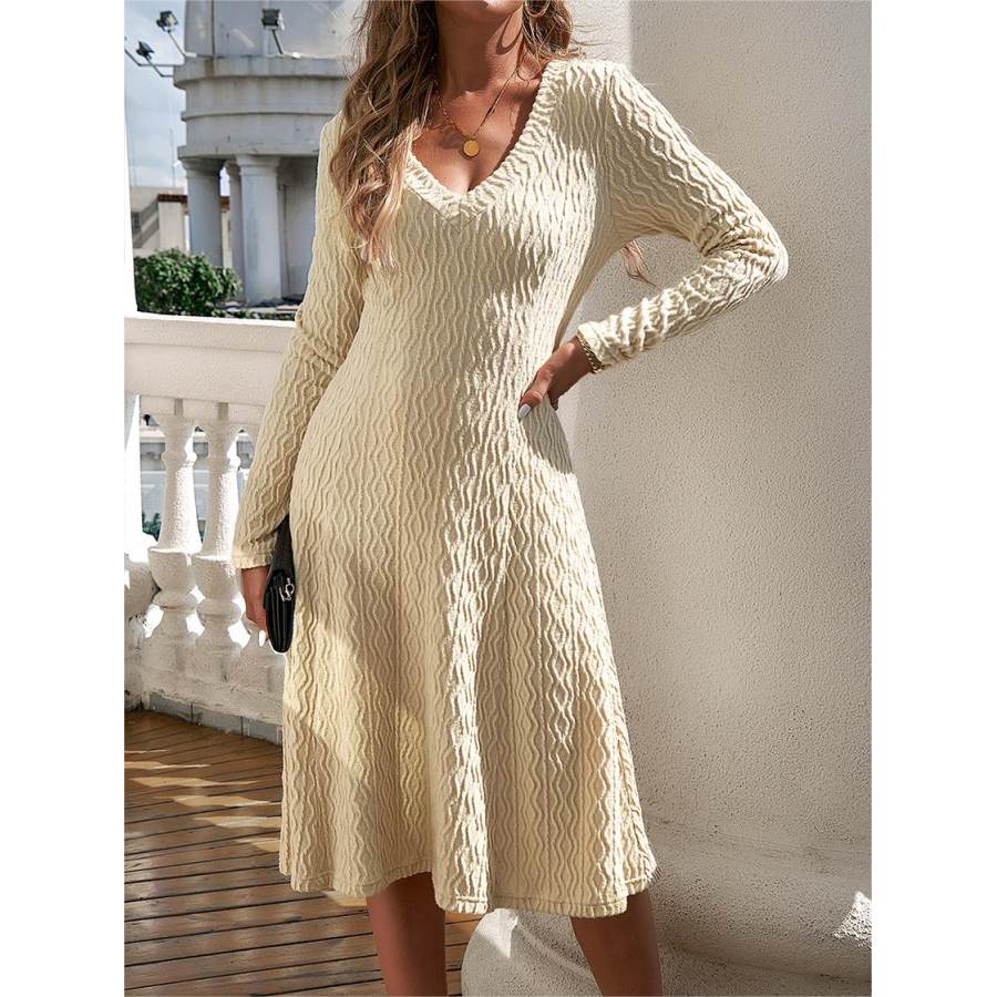 

Women's Elegant V-neck Long-sleeved Knitted Dress