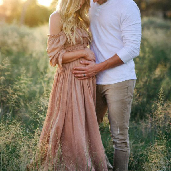 Maternity Photoshoot With The Husband, Couldn't be More Amazing?