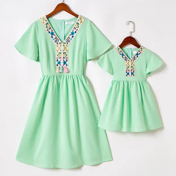 Sweet Green Embroidery Short Sleeve Mom Girl Matching Dress - Lukalula.com 