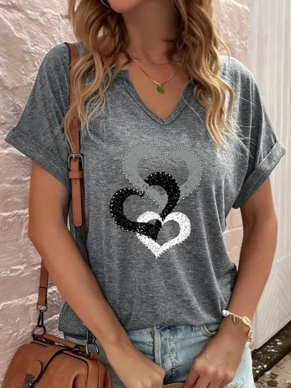 Loose Casual Heart Print V-Neck Short Sleeve T-Shirt - Oasisjoy.com 