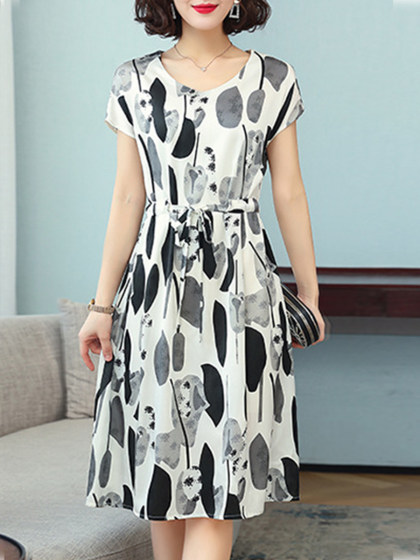 V-neck Waist Skater Dress