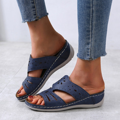 Comfortable wedge slippers
