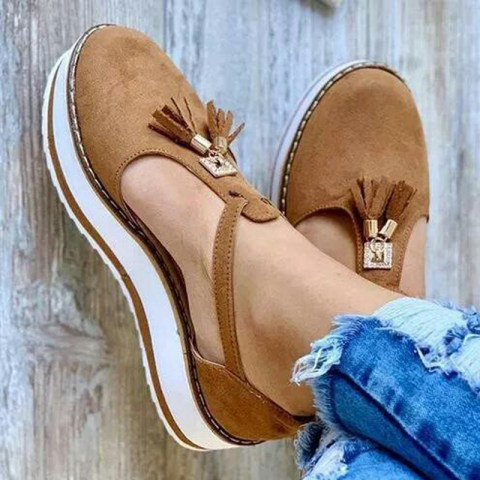 Womens shoes with tassel platform