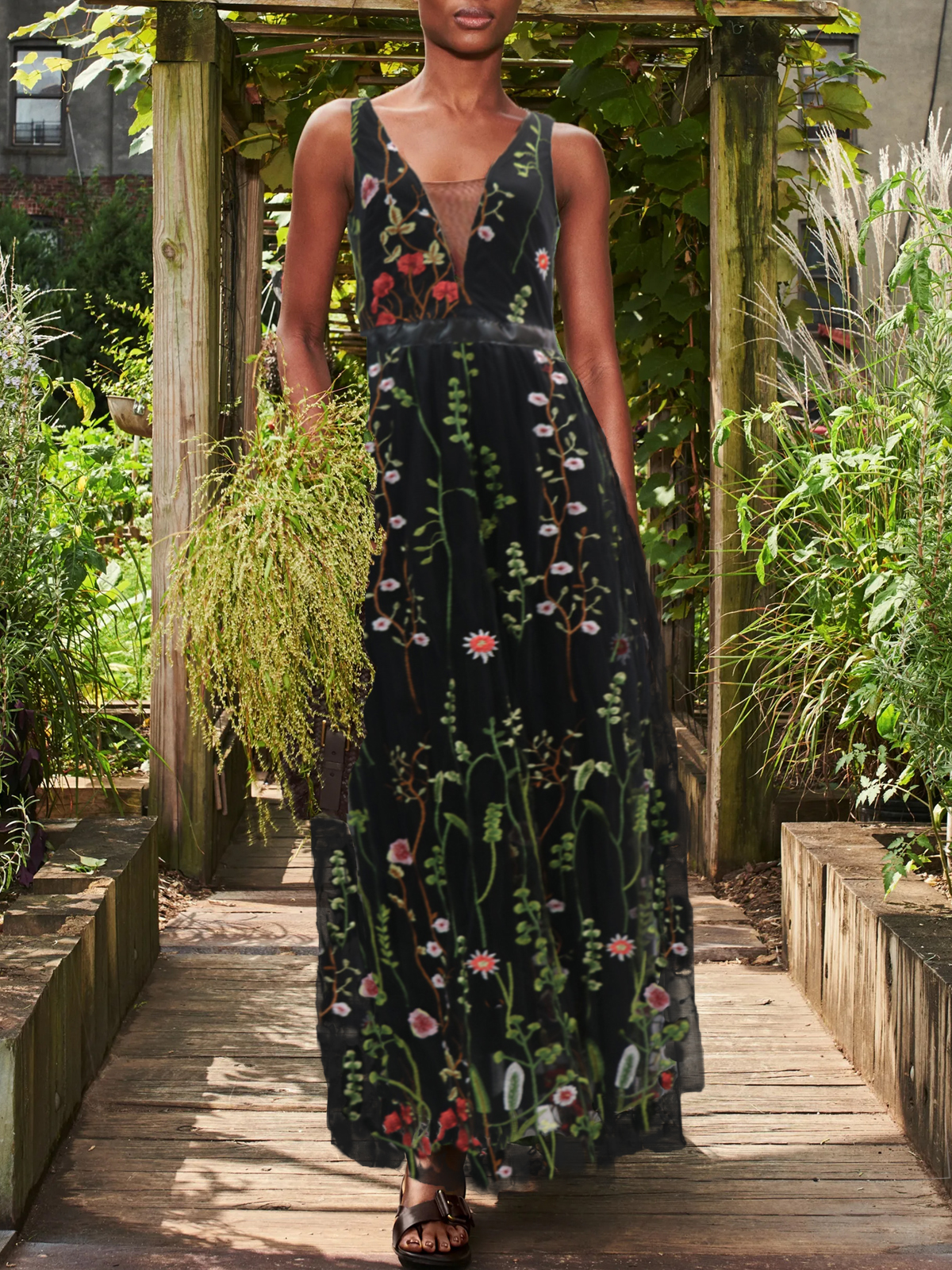 Embroidery Floral V neck Sleeveless Maxi Dress
