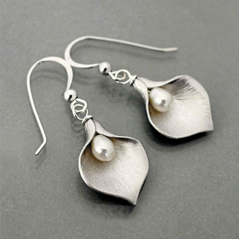 Women's Fashion Shell Pearl Earrings