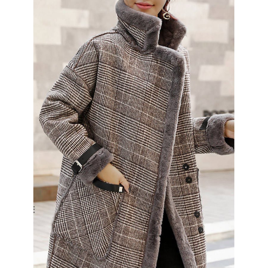 

Женское толстое шерстяное пальто средней длины в клетку в стиле ретро