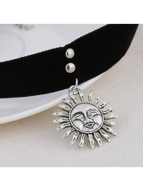 

Vintage Alloy Sun Collar Black Flannel Collar Patch Neck Chain