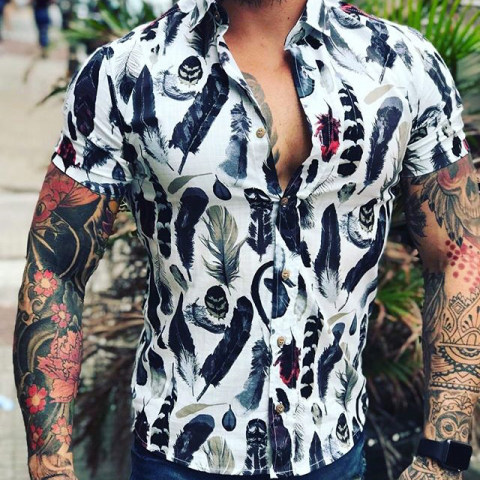 Slim fit short sleeved shirt with feather print