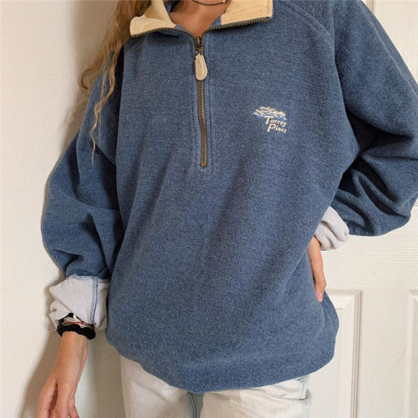 sweatshirt with collar