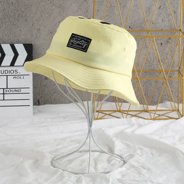 Male and female couple smiling casual fisherman hat - Leanarea.chimpone.com 