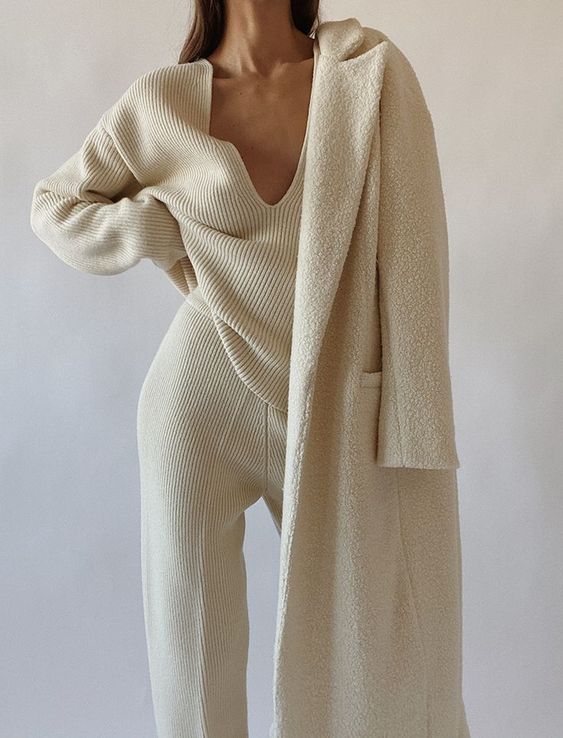 Ladies' Elegant Vertical Pattern Lazy Wool Knit Suit