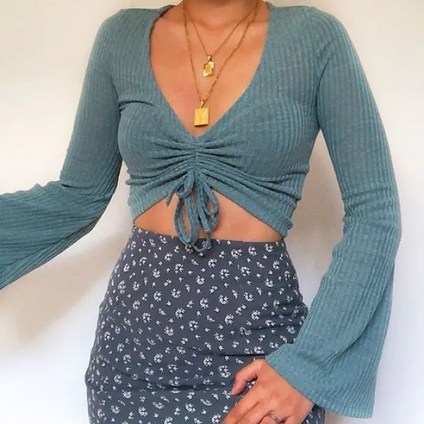 Summer V-neck long sleeve top - Leanarea.chimpone.com 