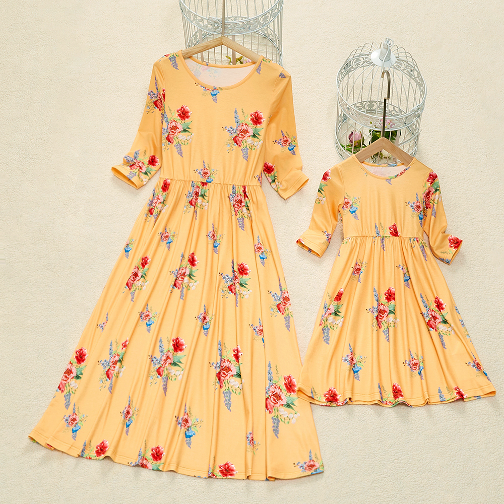 Round Neck Yellow Flower Print Mom Girl Matching Maxi Dress