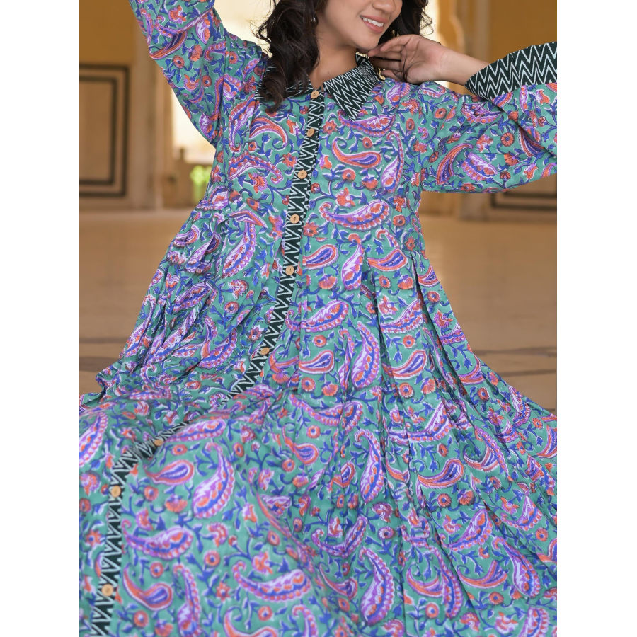 

Stilvolles Ramadan-Kaftan-Kleid Mit Blumendruck