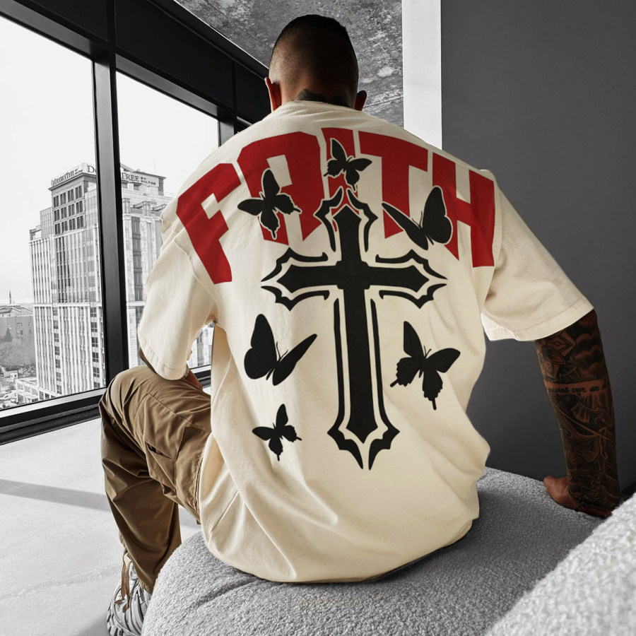 

Camiseta De Manga Corta Con Estampado De Mariposas De Faith Cross
