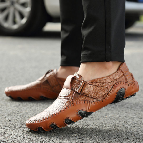 Men Crocodile  Pattern Solid Color Velcro Casual Shoes  