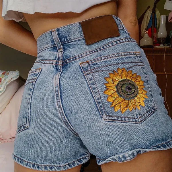 Casual Sunflower Embroidered Denim Shorts - Leanarea.chimpone.com 