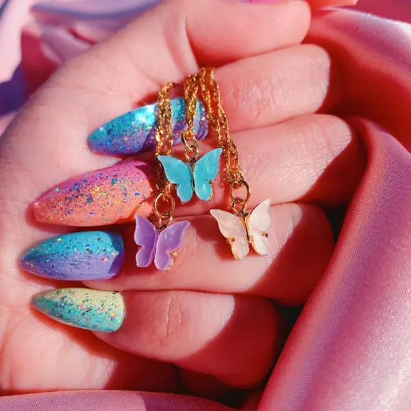 Sweet Acrylic Butterfly Necklace - Leanarea.chimpone.com 