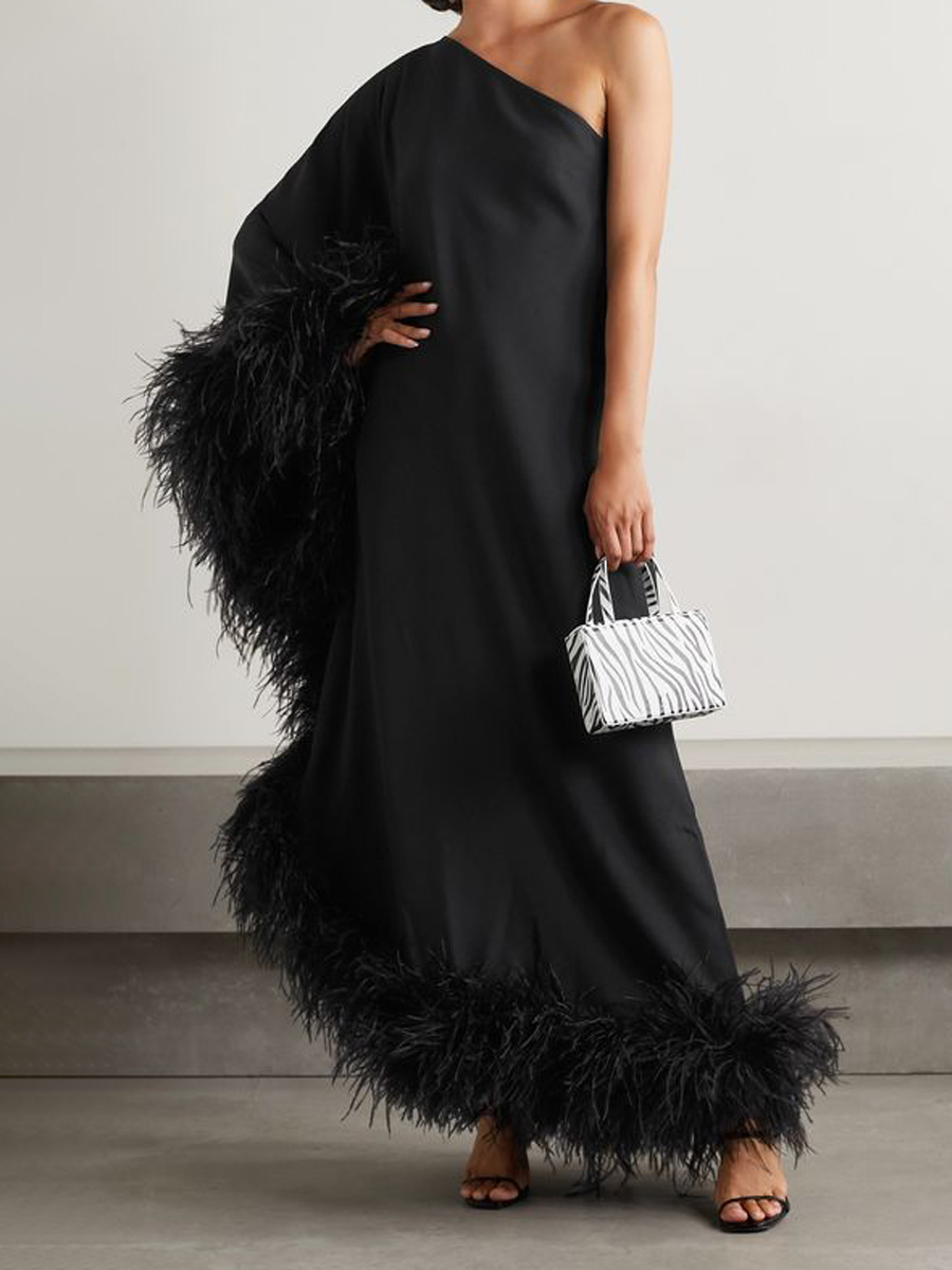 Women's Fashionable And Elegant Pure Black Slanted Shoulder Feather Dress