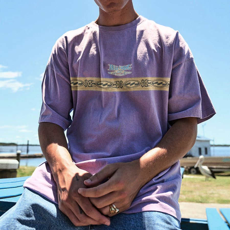 

Vintage Oversized Unisex Holiday Surf Print T-shirt