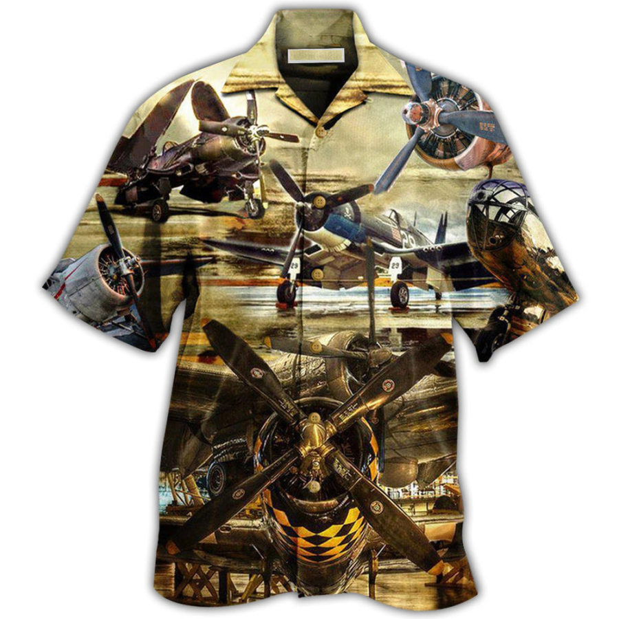 

Men's Airplane Beach Short Sleeve Shirt