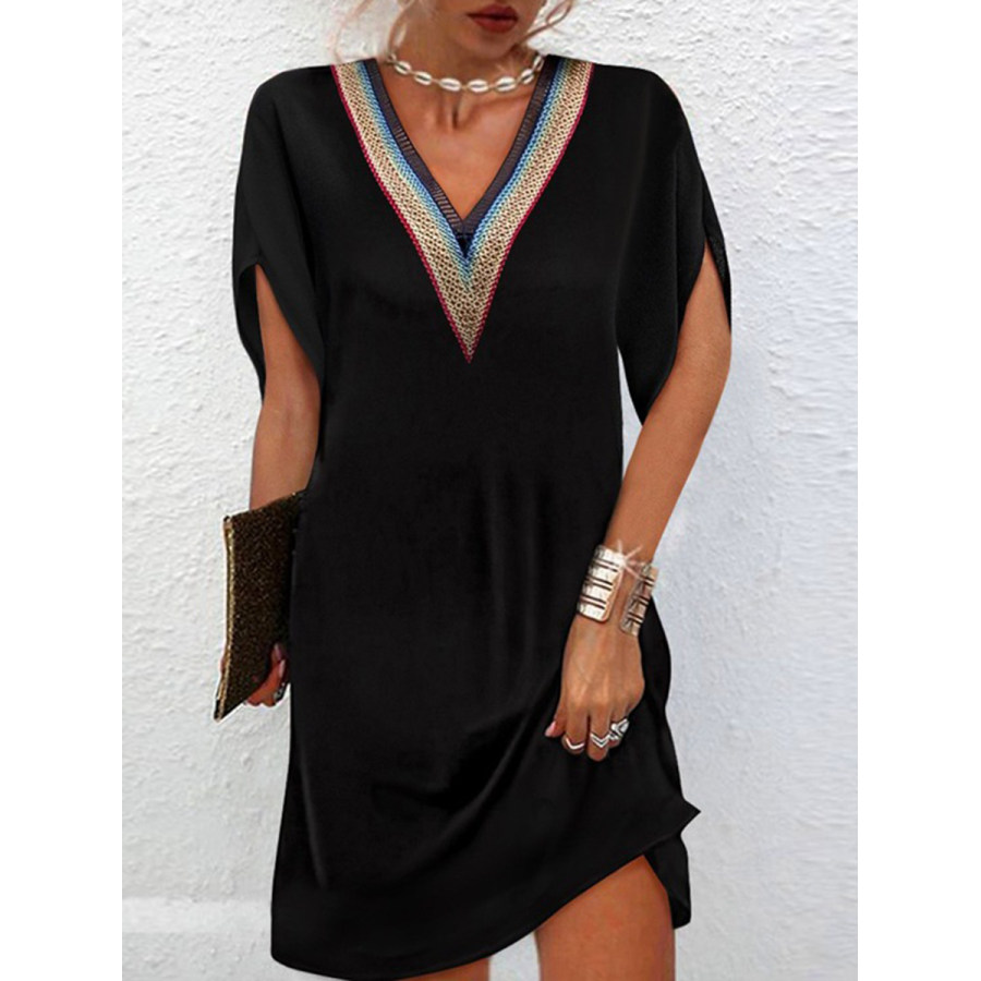 

Vestido Corto Negro Con Cuello En V