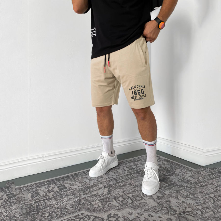 

Vintage Men's 1850 Print Short Sweatpants