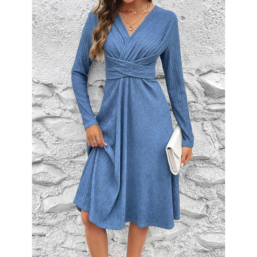 

Women's Solid Color Crossover Waist Long Sleeve Full Swing Dress