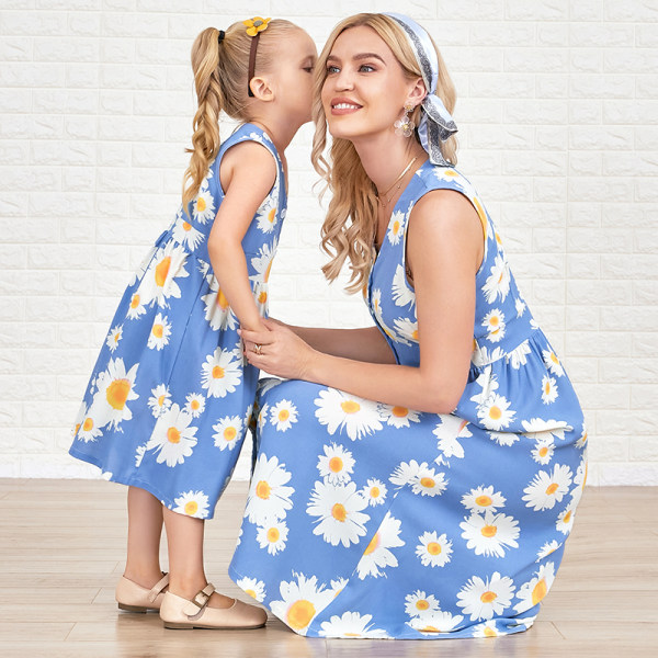 Round Neck Sleeveless Flower Print Blue Mom Girl Matching Dress