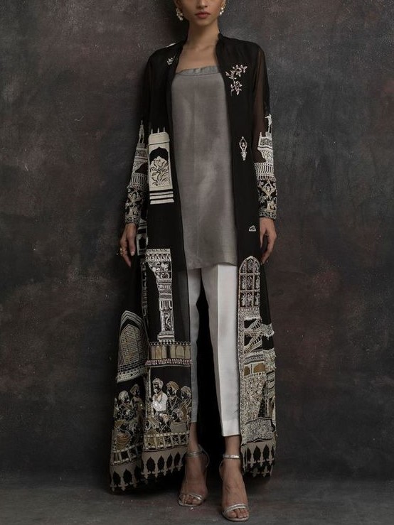 Women's Elegant Retro Palace Positioning Printing Black Gauze Cardigan