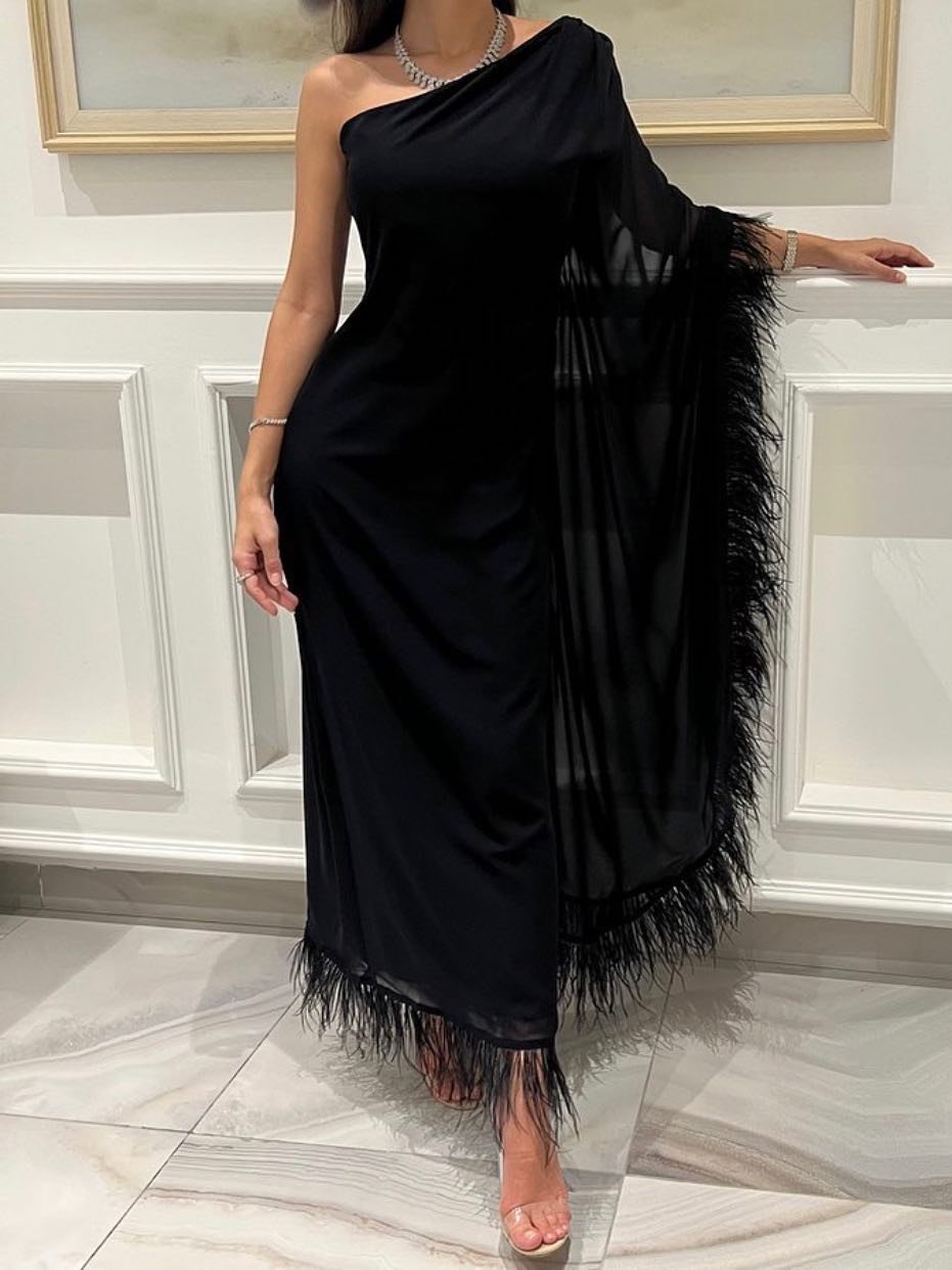 Women's Elegant Simple Slanted Shoulder Piece Mesh Feather Dress
