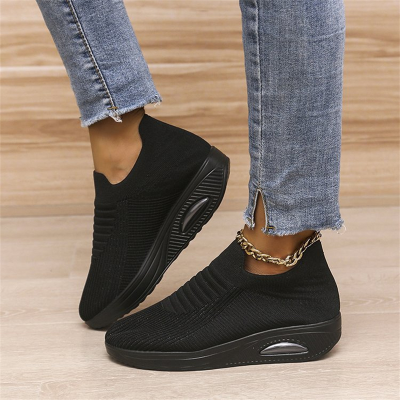 Women's Round Toe Flyknit Sneakers