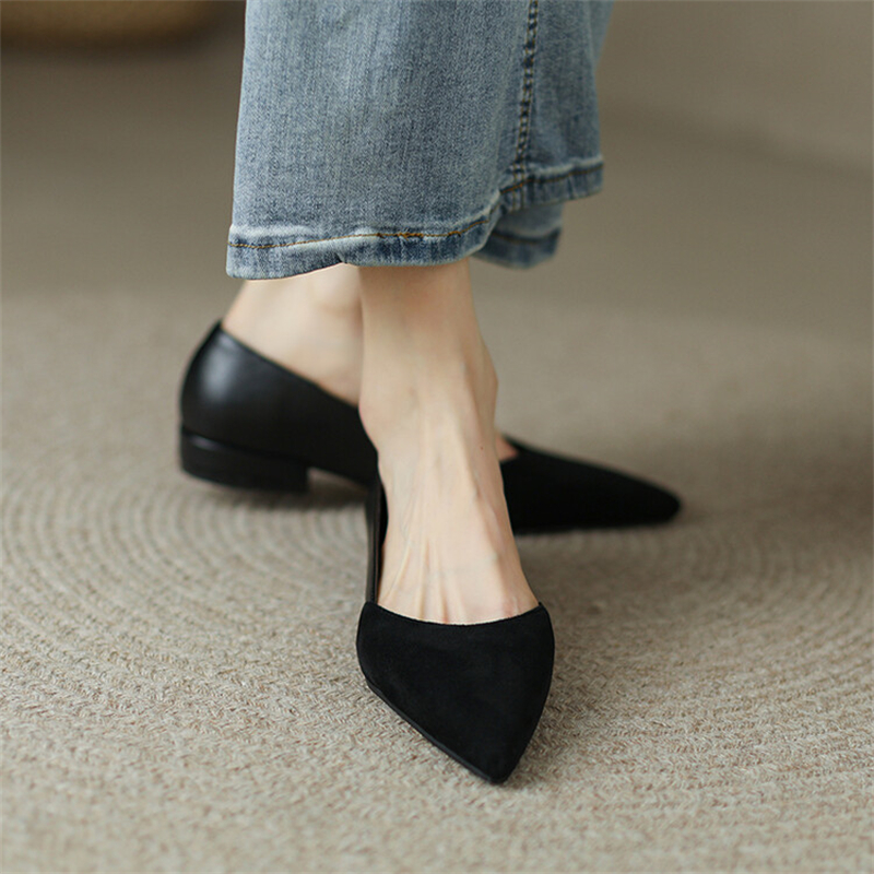 Women's Vintage Pointed Toe Suede Cutout Low Heels