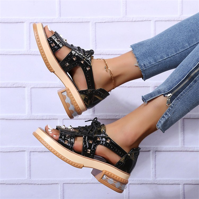 Round Head Lacquered Rivet Decoration Casual Shoes