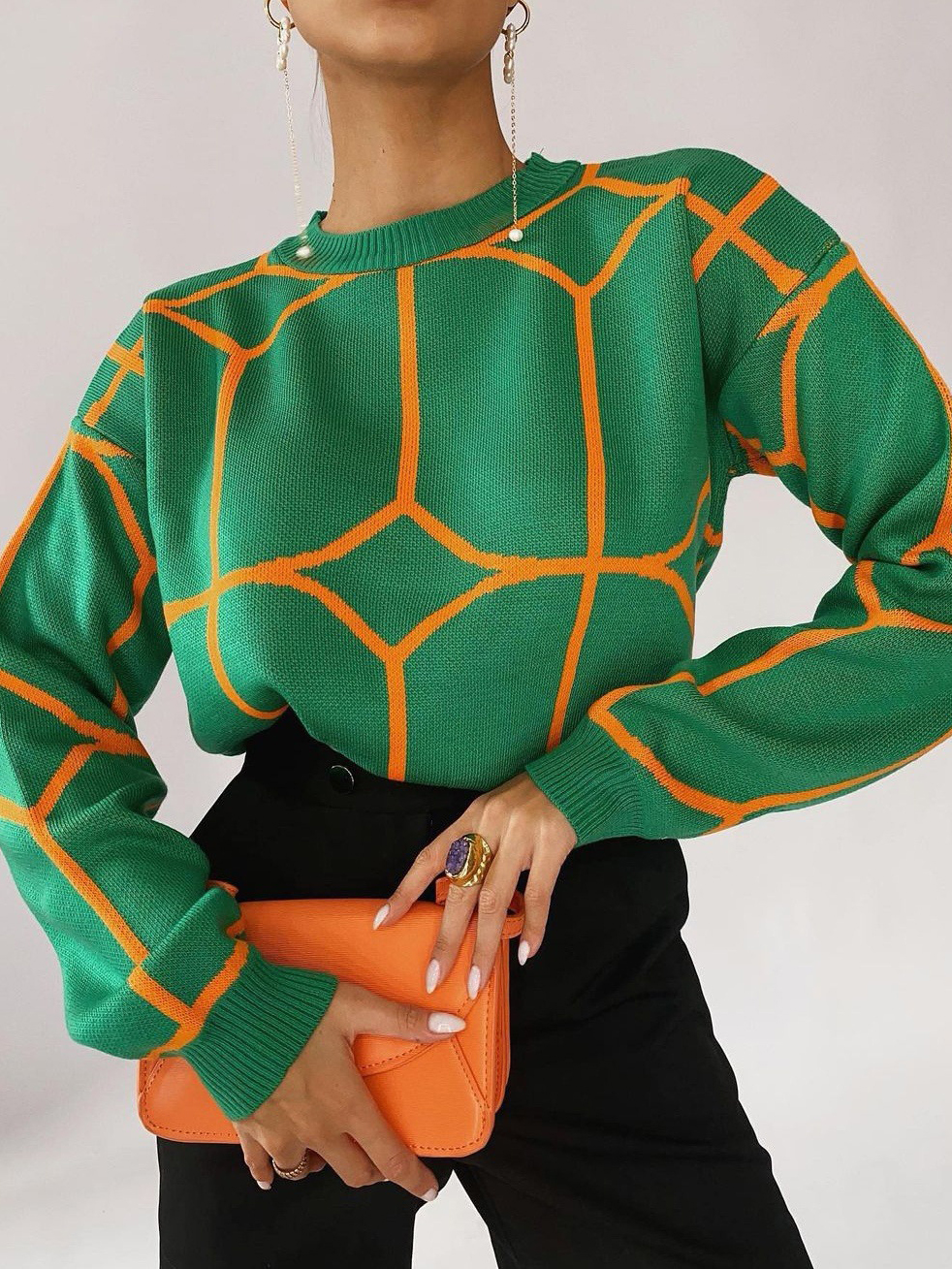 Round Neckline Geometric Pattern Long sleeve Sweater
