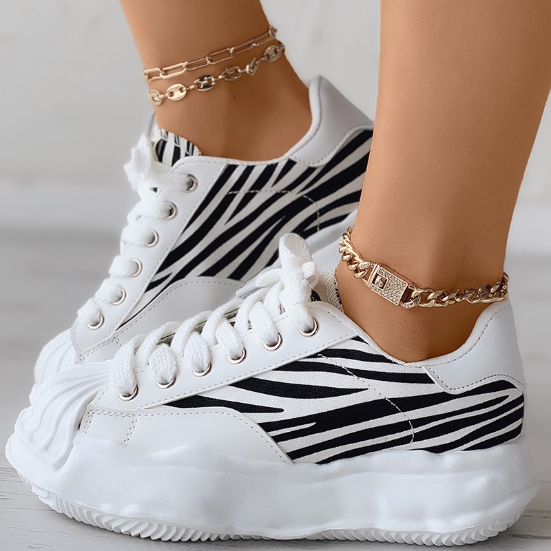 Eyelet Lace up Front Shell Sneaker