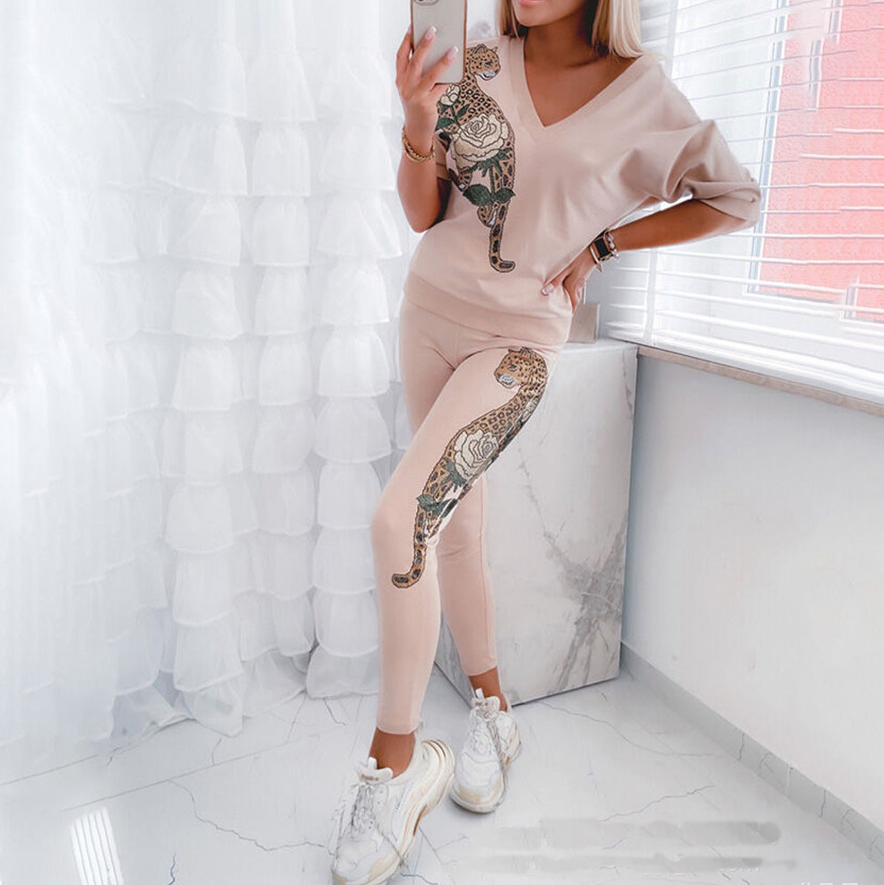 Elegant Women's Slant Shoulder Tiger Print Knit Suit