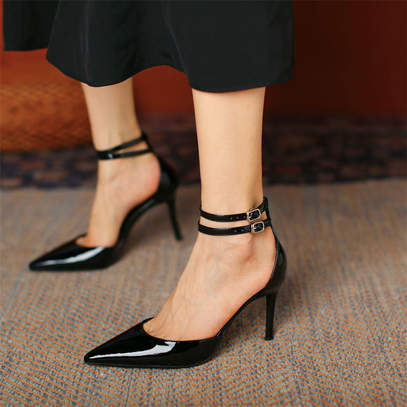 Ladies Fashion Pointed Toe Lacquer Double Breasted Pumps