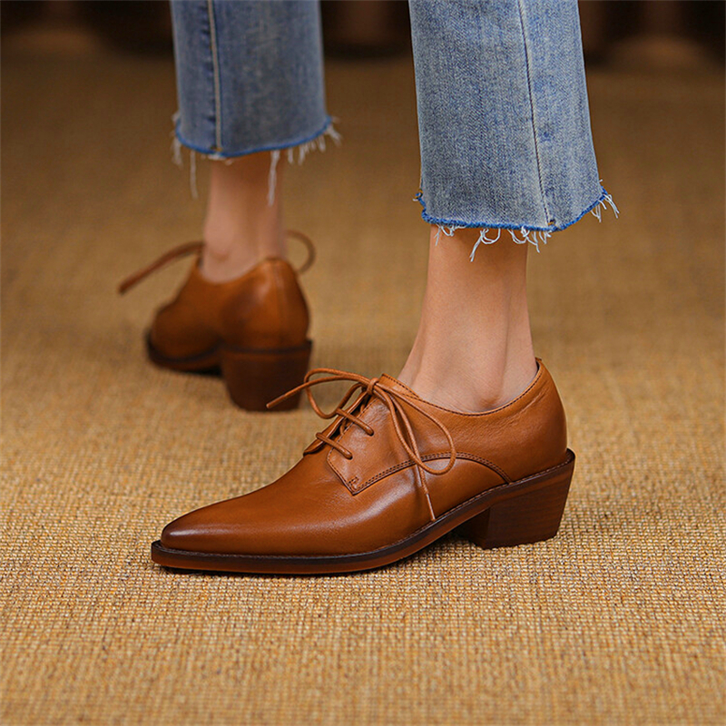 Ladies Vintage Round Toe Polished Lace Up Oxfords