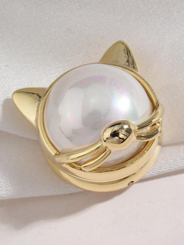 Pearl Snowflake Magnet Buckle Brooch