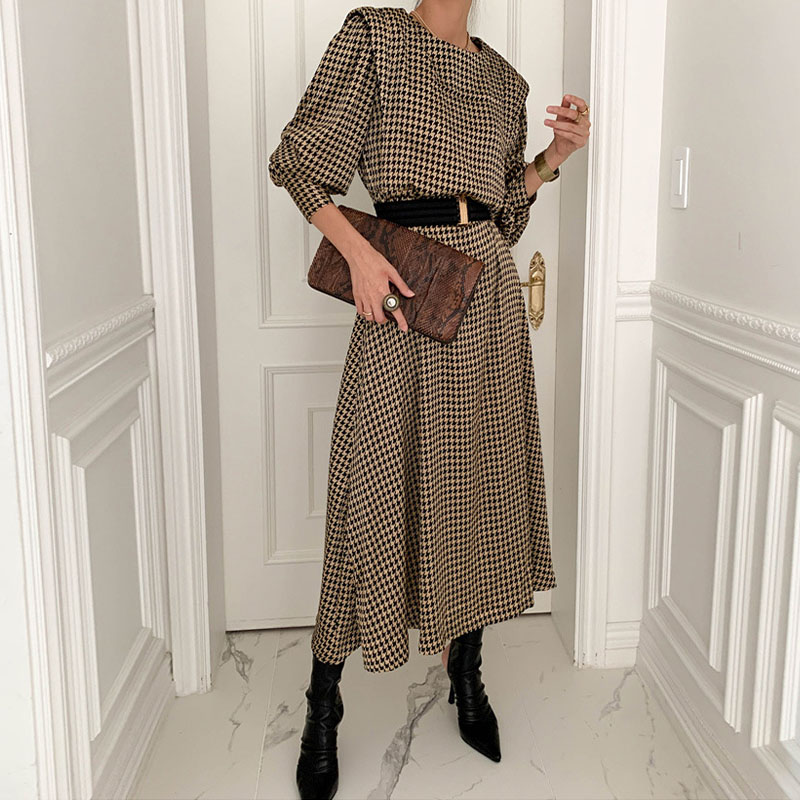 Women's Elegant Round Neck Piece Lantern Sleeve Belted Dress