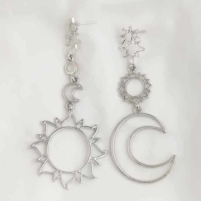 Vintage Fashion Cutout Star Moon Earrings
