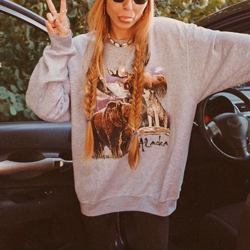 Women Retro Graphic Casual Crew Sweatshirt