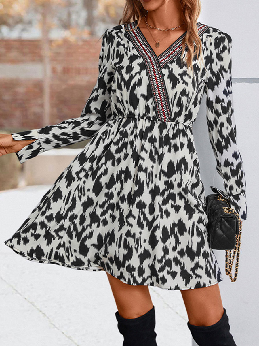 Fashion V neck Long sleeved Printed Dress