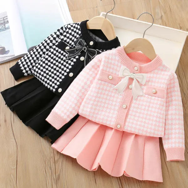 【18M-6Y】2-piece Girls Fashion Bow Brooch Heart Shape Jacquard Sweater Cardigan And Pleated Skirt Set - Thefolls.com 