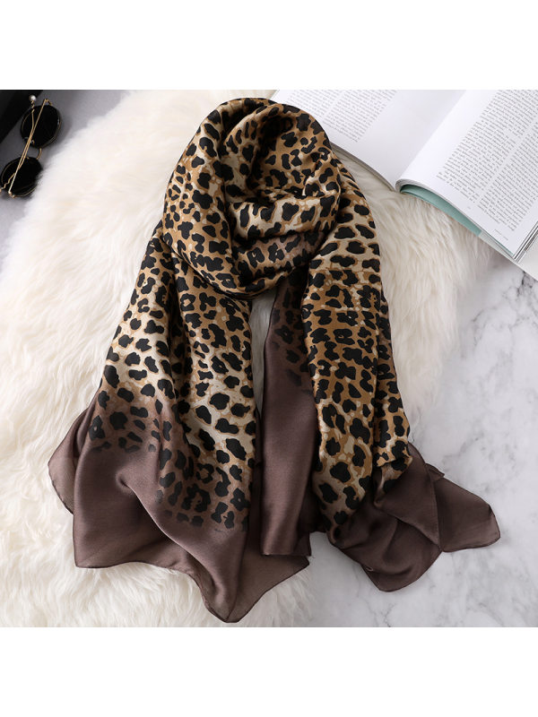 

Elegant Fashion Leopard Gradient Warm Scarf