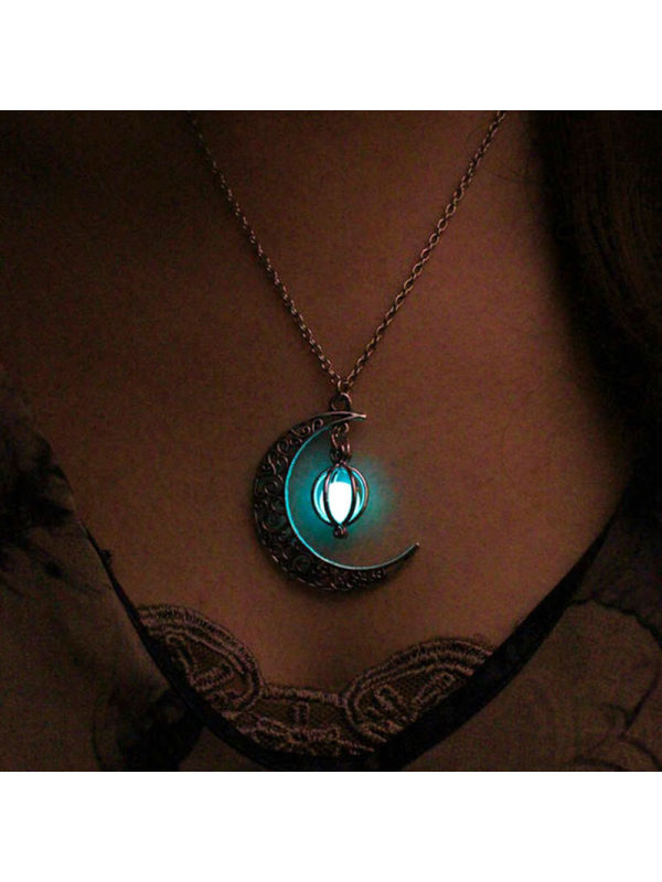 

Halloween Hollow Out Moon Necklace