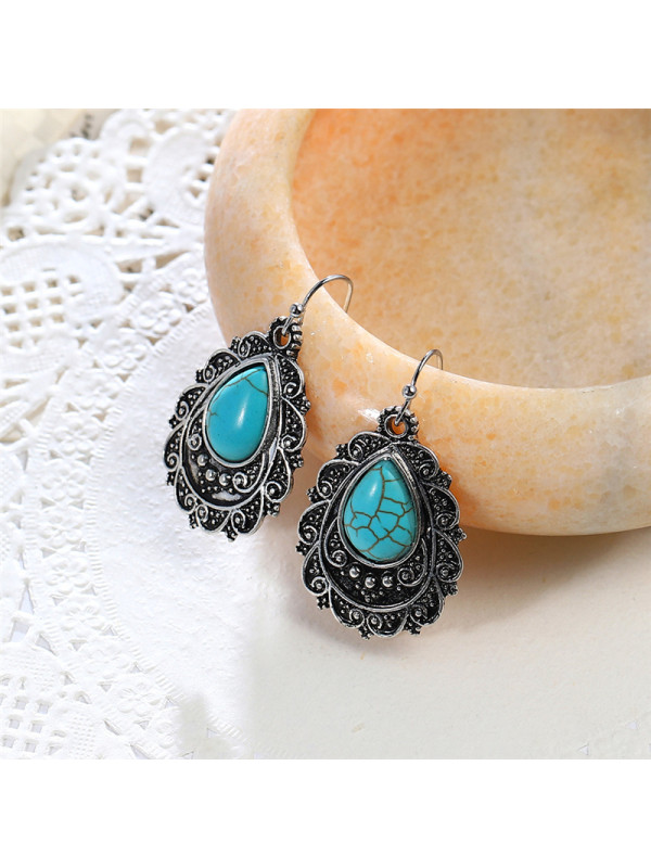 

Vintage natural turquoise earrings