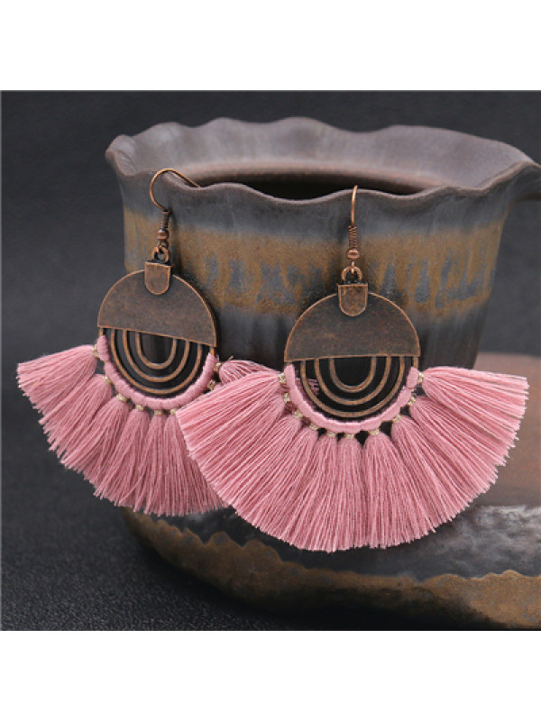 

Fashion Hollow Round Tassel Earrings