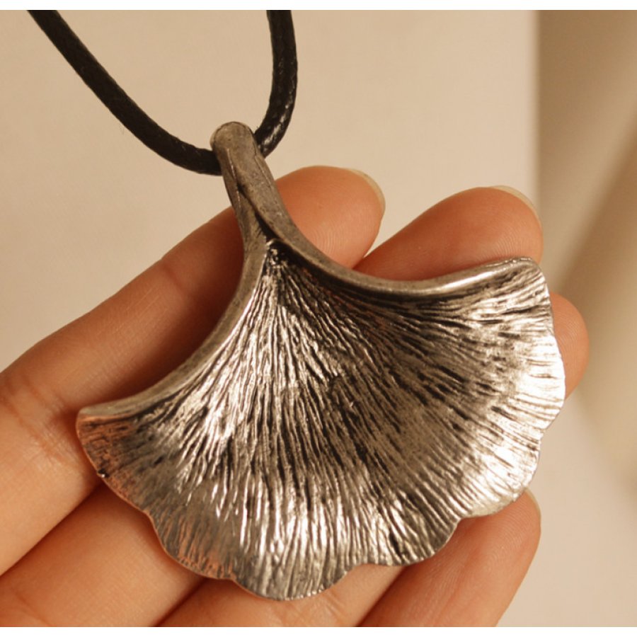 Ancient Silver Old Ginkgo Leaf Literary Sweater Chain